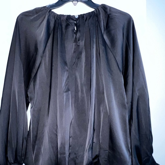 Entro Brand, black, puffy sleeves, - Picture 5 of 6